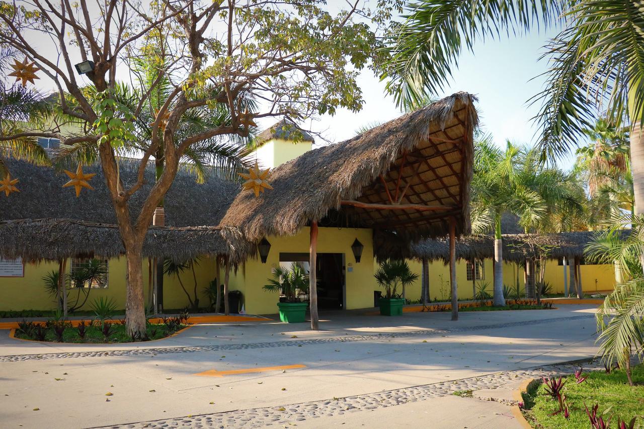 Zar Manzanillo Hotel Bagian luar foto